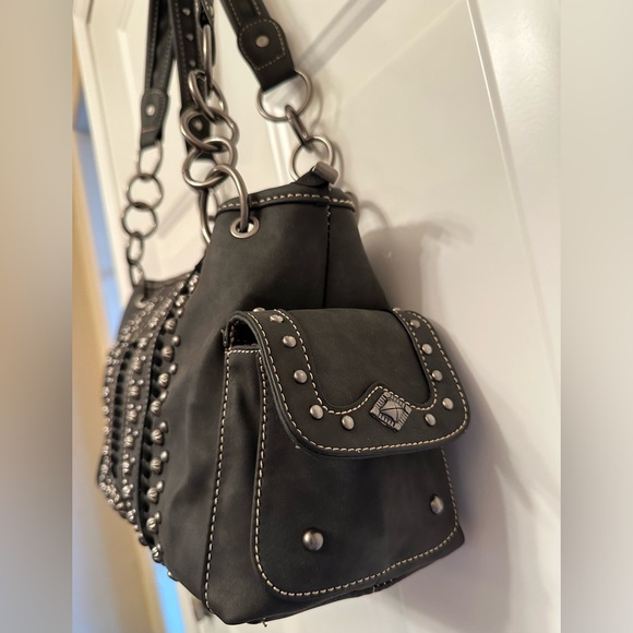 American Bling Studded Concealed Carry Shoulder Bag – Western Style - Picture 3 of 15